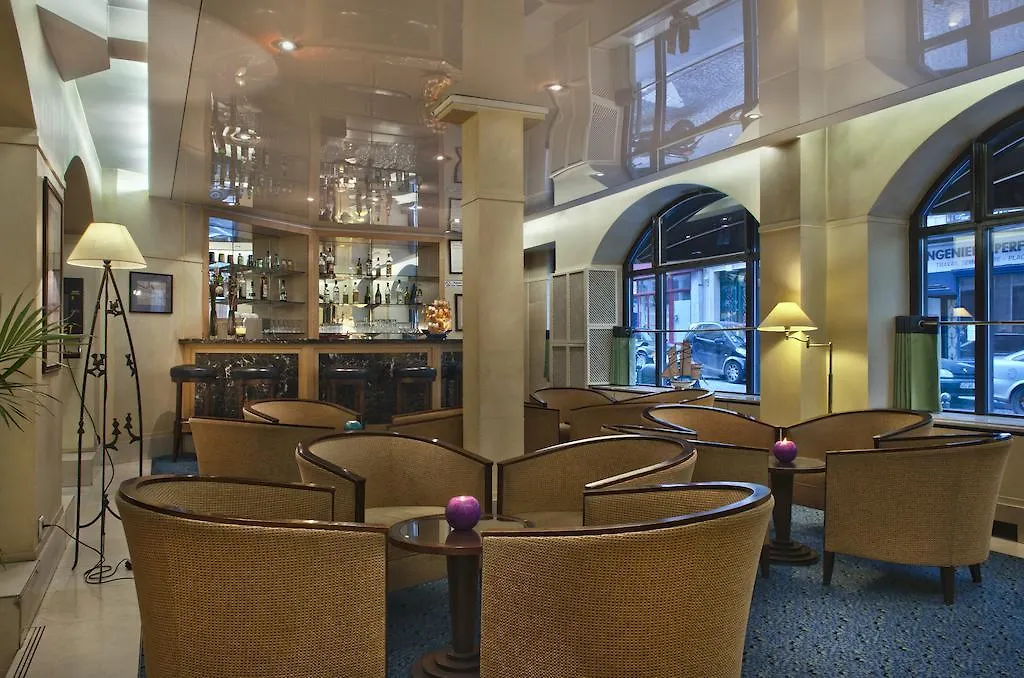 Maison Mere Paris
